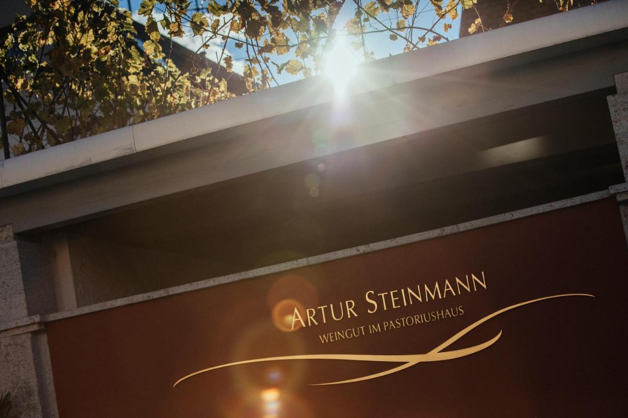 Weingut Pastoriushaus - Artur Steinmann Hotell Sommerhausen Eksteriør bilde